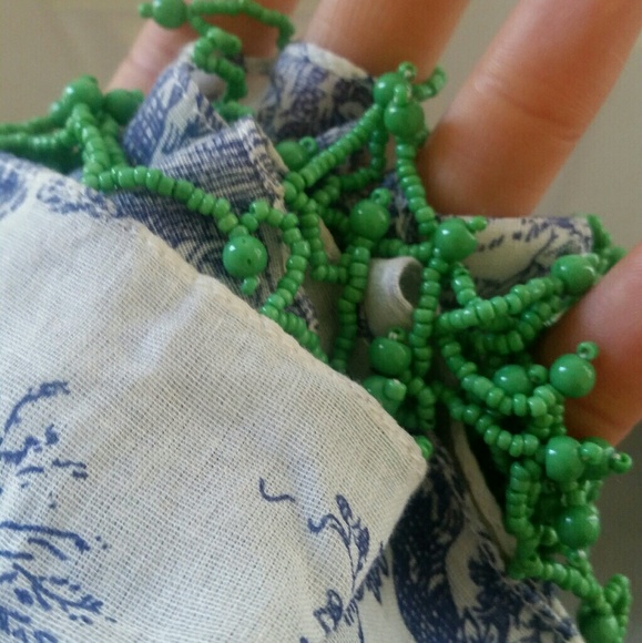 Rose and Rose Scarf, in perfect condition - Picture 3 of 3